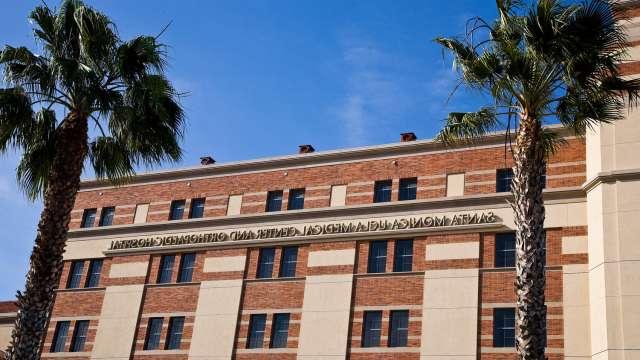 皇冠hga025大学洛杉矶分校圣莫尼卡医疗中心回来